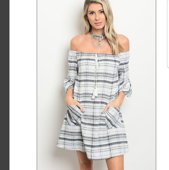 Dresses & Skirts - 🔥Clearance 💦NAVY OFF WHITE DRESS